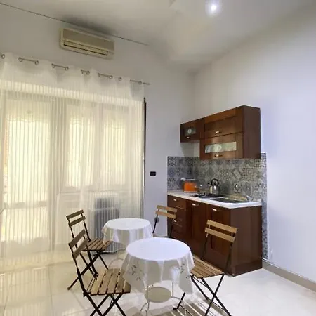 Bed & Breakfast Laetitia Guest House32 Aversa