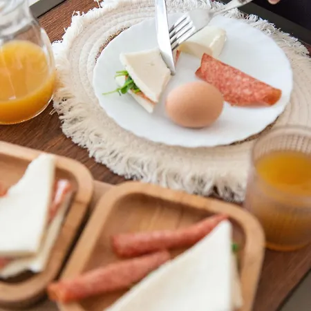 Laetitia Guest House32 Bed & Breakfast