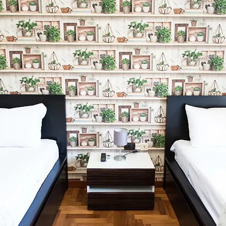 Laetitia Guest House32 Bed & Breakfast 3*