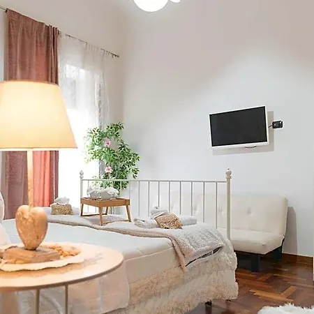 Bed and breakfast Laetitia Guest House32 3*