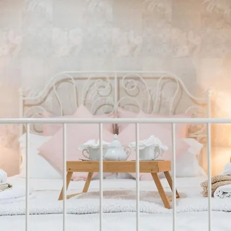 Laetitia Guest House32 Bed & Breakfast